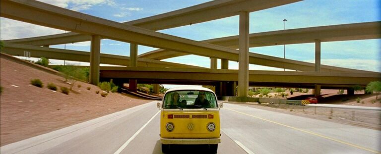 14 Beautiful Stills from Little Miss Sunshine (2006)